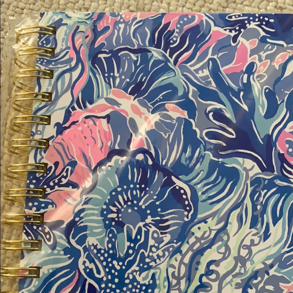 Lilly Pulitzer Agenda size Large - Picture 7 of 7
